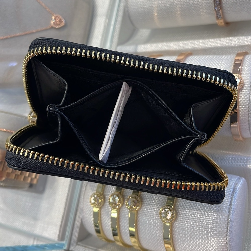 Michael Kors Women Medium Zip Around Card Case Coin Pouch Wallet Black
NWT - Picture 9 of 16